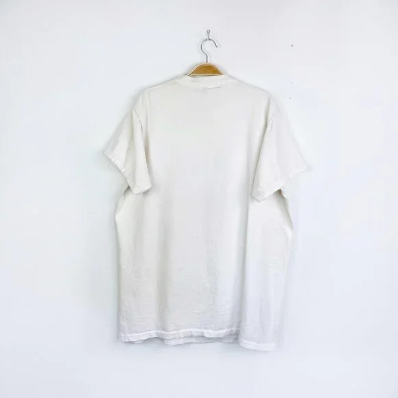 ⚡️SOLD⚡️ vintage saks fifth avenue metallic logo tee - Picture 5 of 6